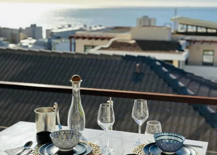 Stunning Sea-View Apartment With Balcony