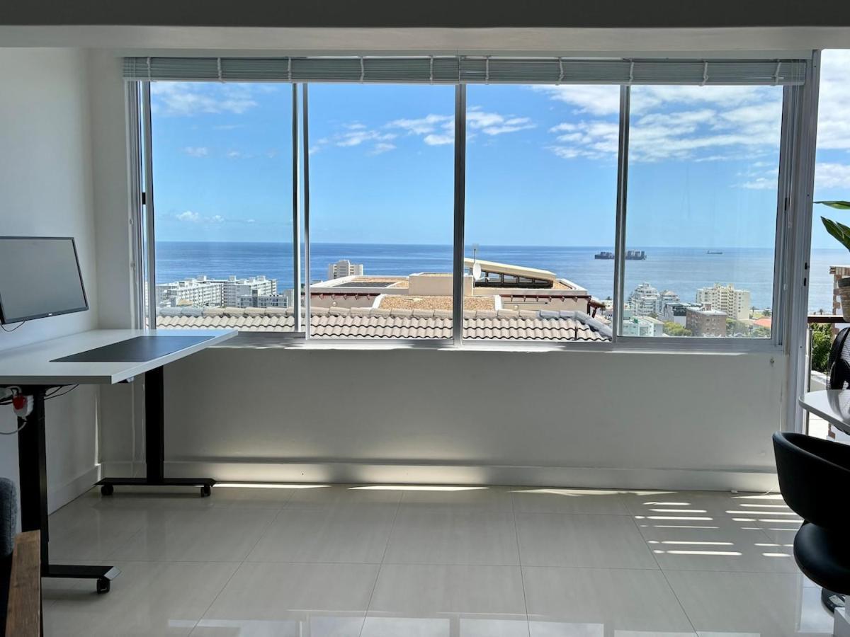 Apartment Stunning Sea-view With Balcony Cape Town