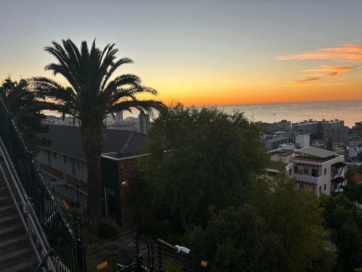 Stunning Sea-view With Balcony * Cape Town