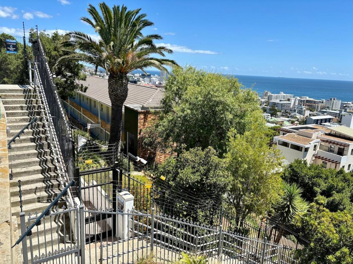 Stunning Sea-view With Balcony Apartment Cape Town